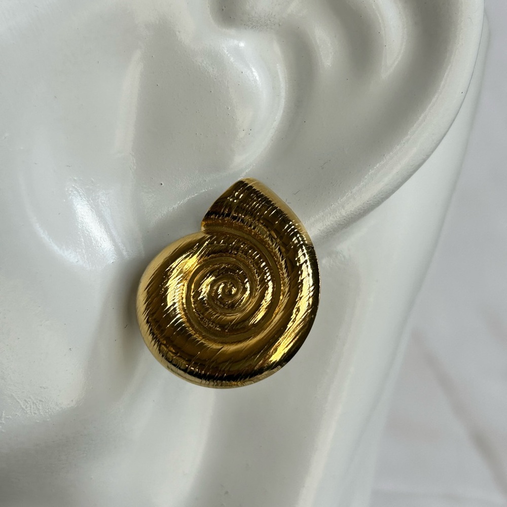 Gold Shell Earrings